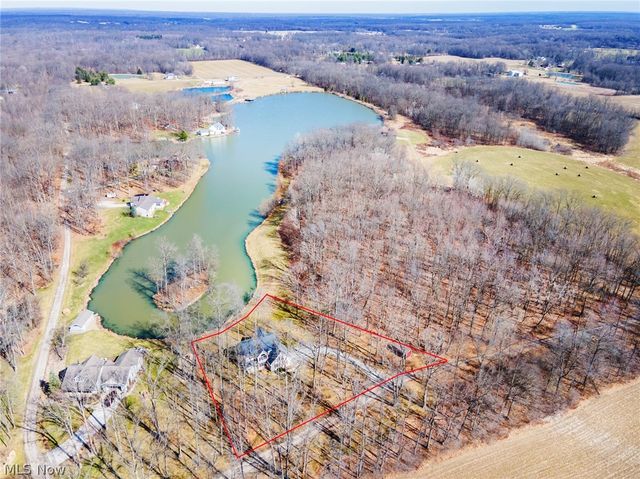 700 Stillwater Drive, Deerfield, OH 44411