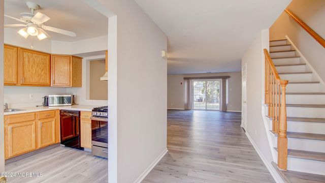 27 Haverford Court 7, Freehold, NJ 07728