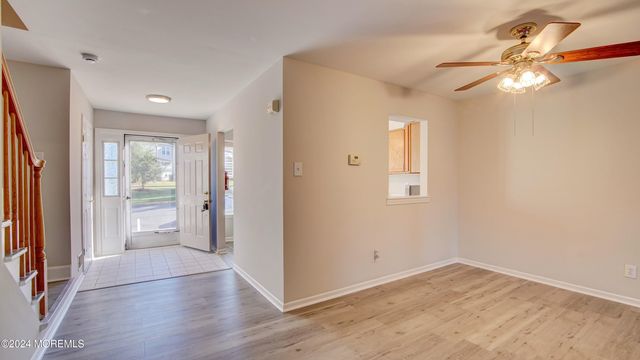 27 Haverford Court 7, Freehold, NJ 07728