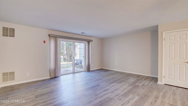 27 Haverford Court 7, Freehold, NJ 07728