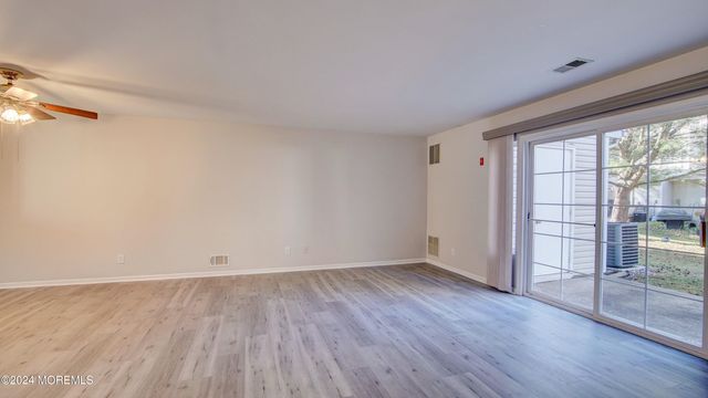 27 Haverford Court 7, Freehold, NJ 07728