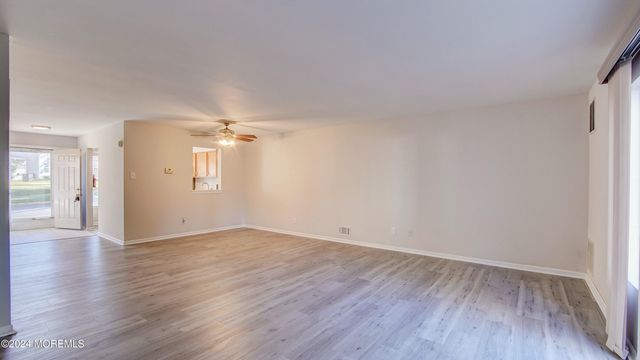 27 Haverford Court 7, Freehold, NJ 07728