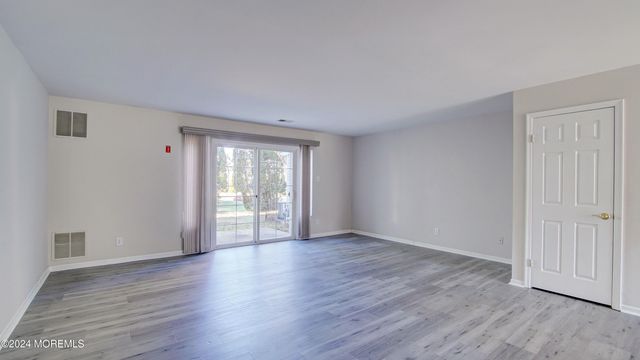 27 Haverford Court 7, Freehold, NJ 07728