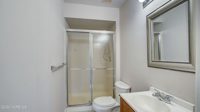 27 Haverford Court 7, Freehold, NJ 07728