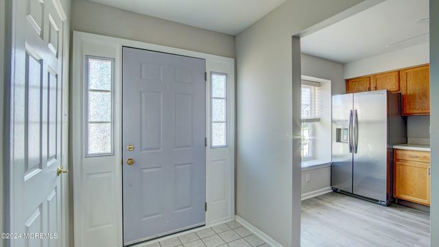 27 Haverford Court 7, Freehold, NJ 07728