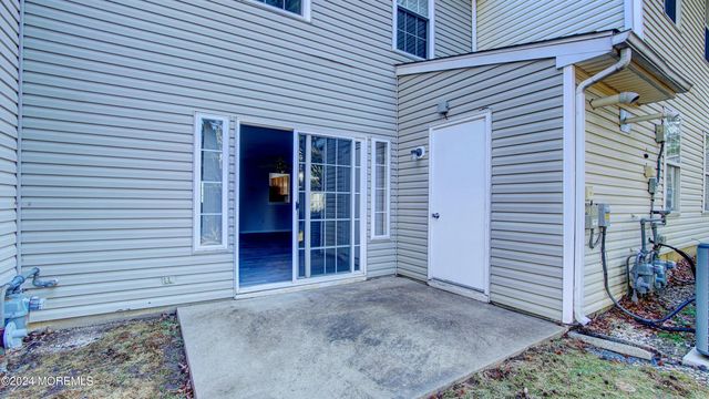 27 Haverford Court 7, Freehold, NJ 07728