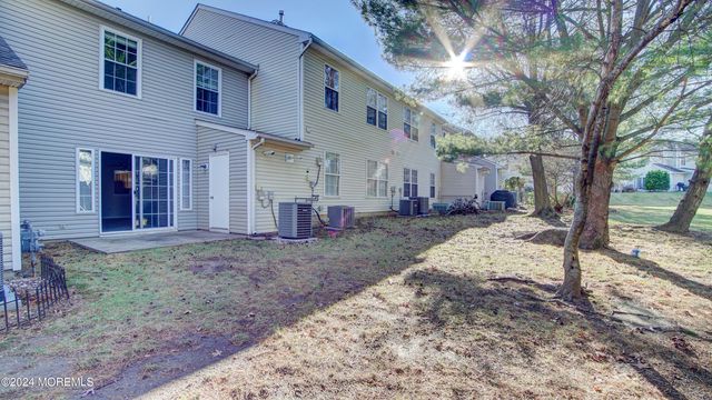 27 Haverford Court 7, Freehold, NJ 07728
