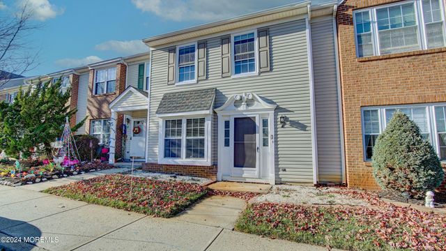27 Haverford Court 7, Freehold, NJ 07728