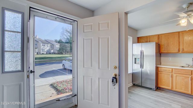 27 Haverford Court 7, Freehold, NJ 07728