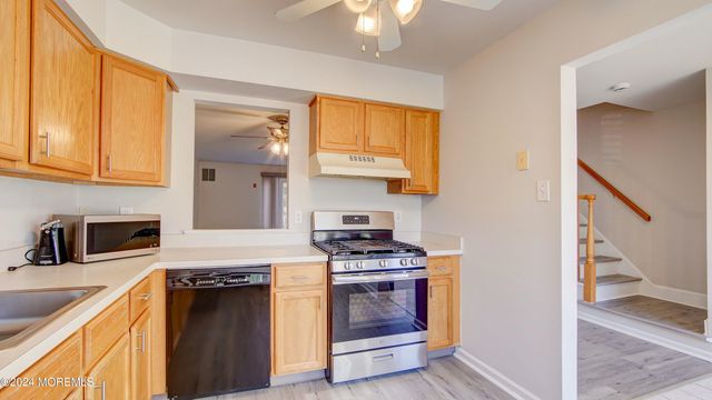 27 Haverford Court 7, Freehold, NJ 07728