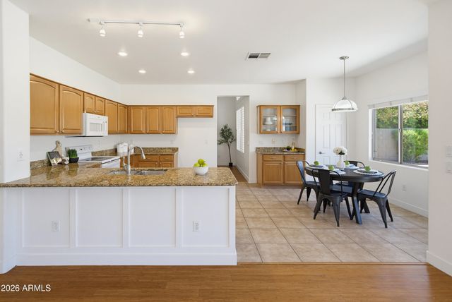 8148 W SALTER Drive, Peoria, AZ 85382