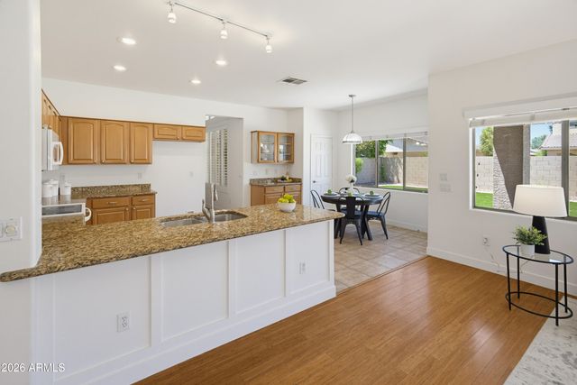 8148 W SALTER Drive, Peoria, AZ 85382