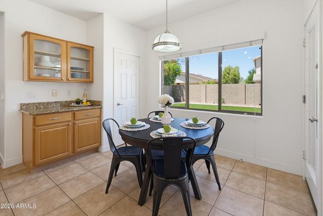 8148 W SALTER Drive, Peoria, AZ 85382