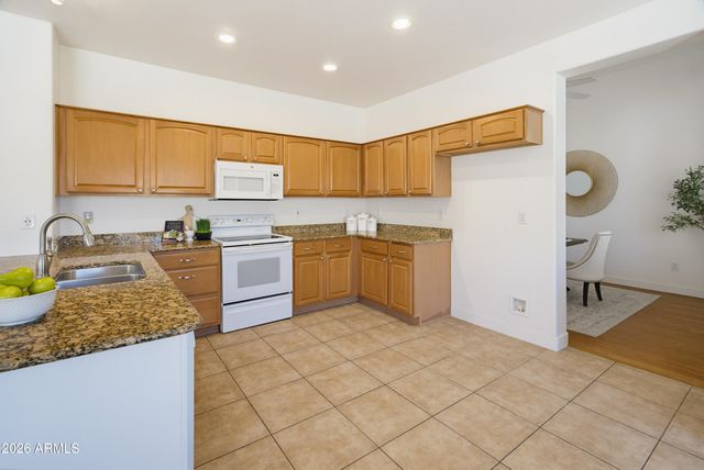 8148 W SALTER Drive, Peoria, AZ 85382
