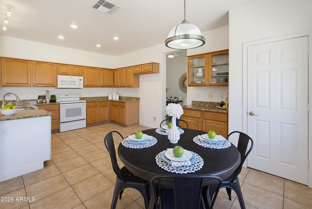 8148 W SALTER Drive, Peoria, AZ 85382