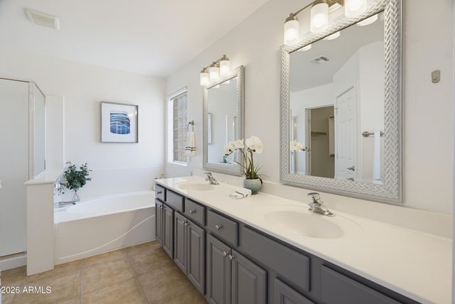 8148 W SALTER Drive, Peoria, AZ 85382