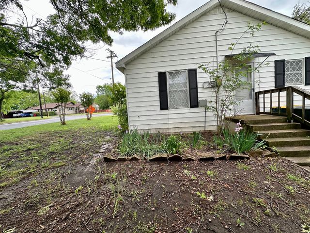 1821 E Pecan Street, Sherman, TX 75090