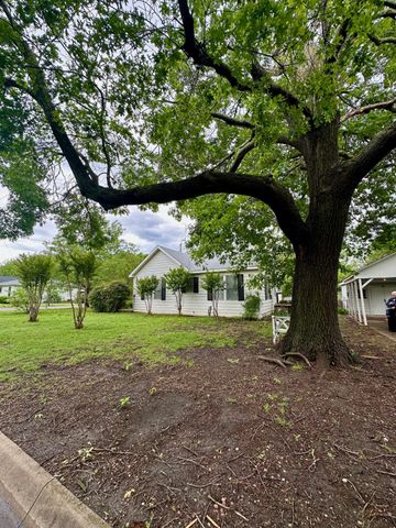 1821 E Pecan Street, Sherman, TX 75090