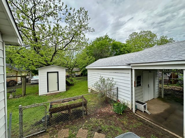 1821 E Pecan Street, Sherman, TX 75090