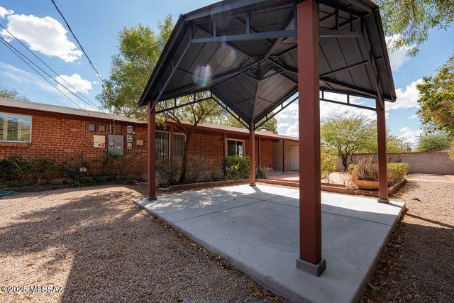 5221 E Hawthorne Place, Tucson, AZ 85711