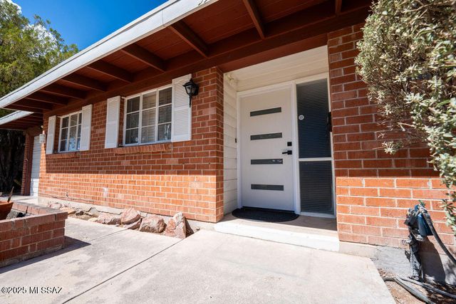 5221 E Hawthorne Place, Tucson, AZ 85711