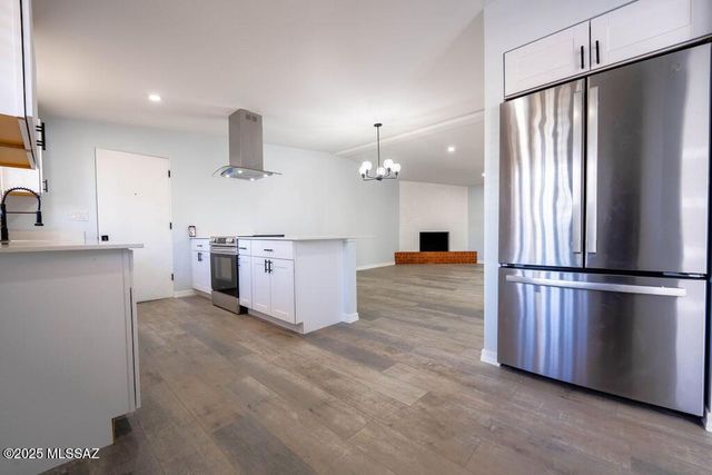 5221 E Hawthorne Place, Tucson, AZ 85711