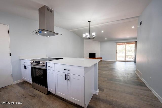 5221 E Hawthorne Place, Tucson, AZ 85711