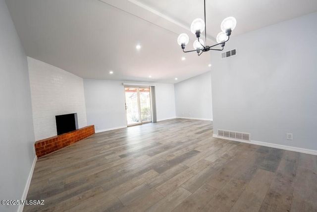 5221 E Hawthorne Place, Tucson, AZ 85711