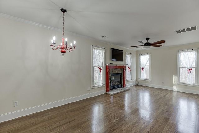 1360 Ashbury Park Drive, Hoschton, GA 30548