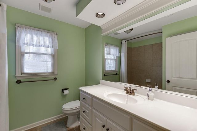 1360 Ashbury Park Drive, Hoschton, GA 30548