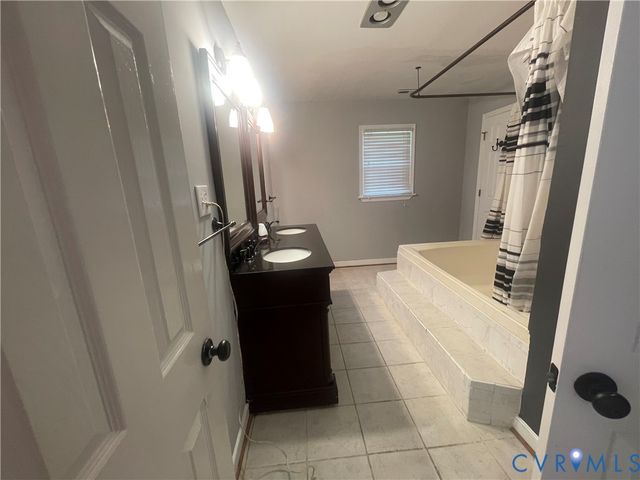 10105 Family Ln, Chesterfield, VA 23832
