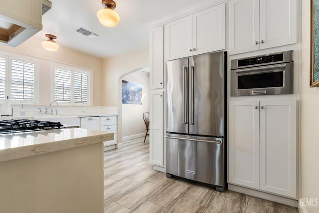 2714 Sunset Avenue, Bakersfield, CA 93304