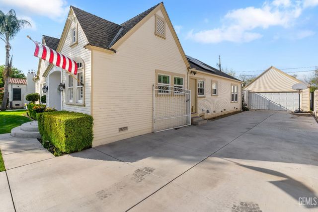 2714 Sunset Avenue, Bakersfield, CA 93304