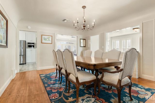 2714 Sunset Avenue, Bakersfield, CA 93304