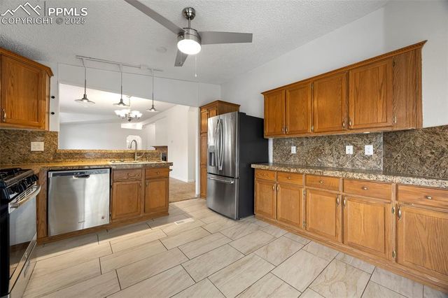 4006 Gray Fox Heights, Colorado Springs, CO 80922