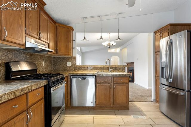 4006 Gray Fox Heights, Colorado Springs, CO 80922