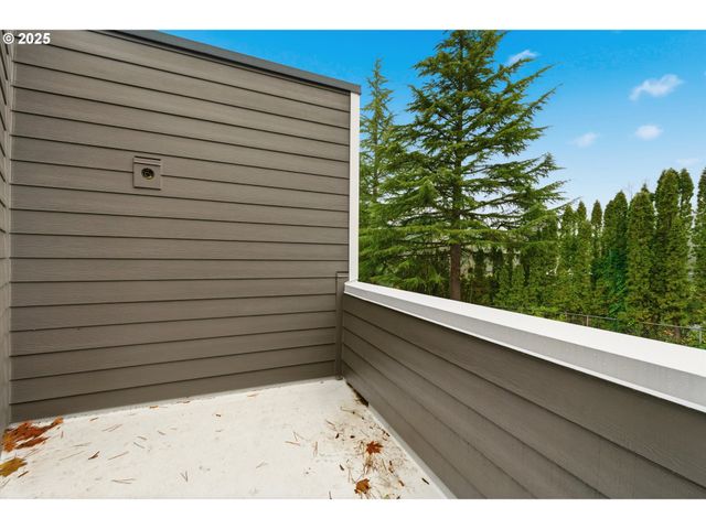 6220 Sw CAPITOL Hwy 8, Portland, OR 97239