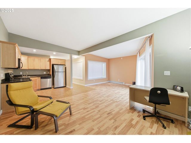 6220 Sw CAPITOL Hwy 8, Portland, OR 97239