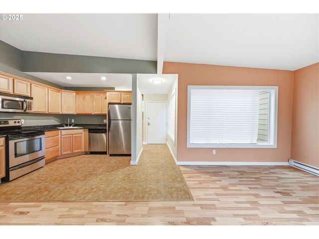 6220 Sw CAPITOL Hwy 8, Portland, OR 97239