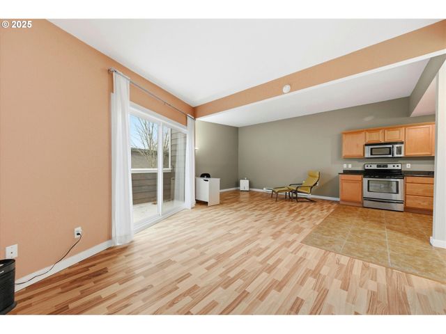 6220 Sw CAPITOL Hwy 8, Portland, OR 97239