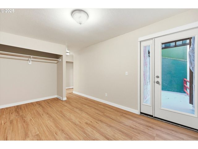 6220 Sw CAPITOL Hwy 8, Portland, OR 97239