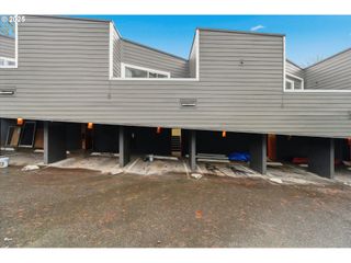 6220 Sw CAPITOL Hwy 8, Portland, OR 97239