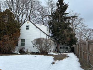 7 Garnet Drive, Brentwood, NY 11717