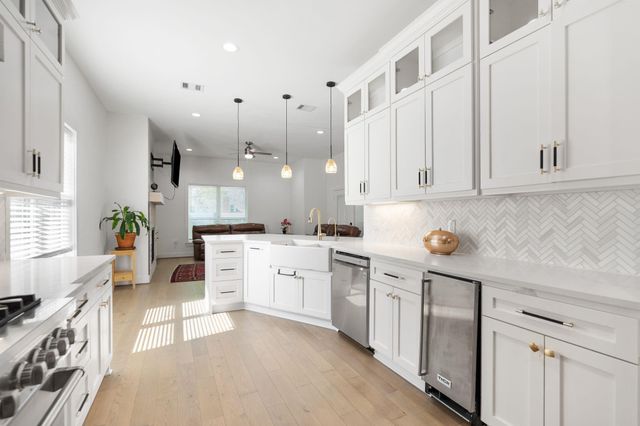 8617 Kari Court, Jersey Village, TX 77040