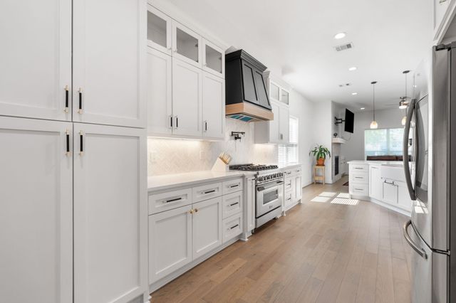 8617 Kari Court, Jersey Village, TX 77040