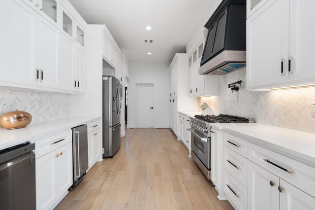 8617 Kari Court, Jersey Village, TX 77040