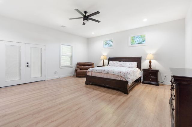 8617 Kari Court, Jersey Village, TX 77040