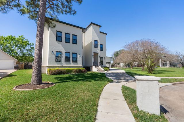 8617 Kari Court, Jersey Village, TX 77040