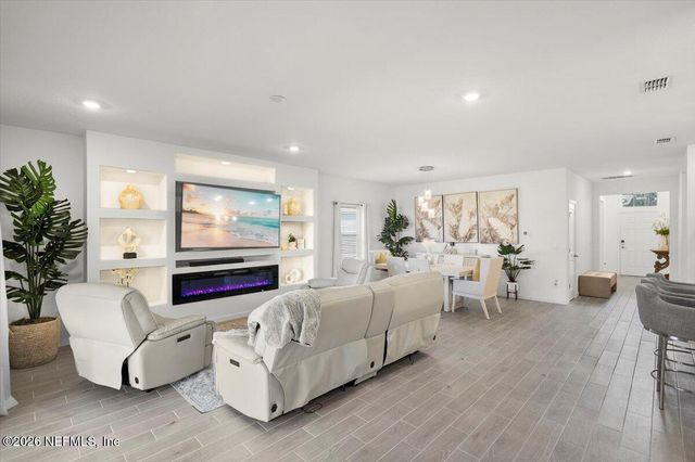 15608 WHISPERING FIR Drive, Jacksonville, FL 32218