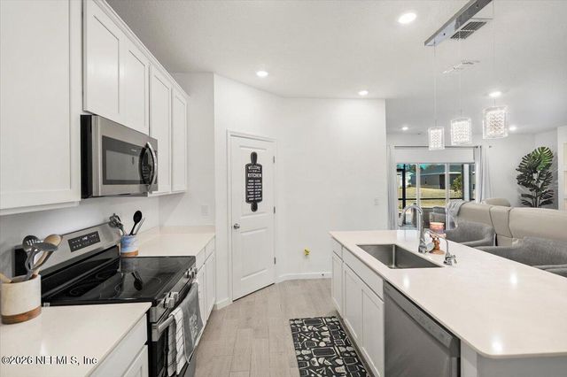 15608 WHISPERING FIR Drive, Jacksonville, FL 32218